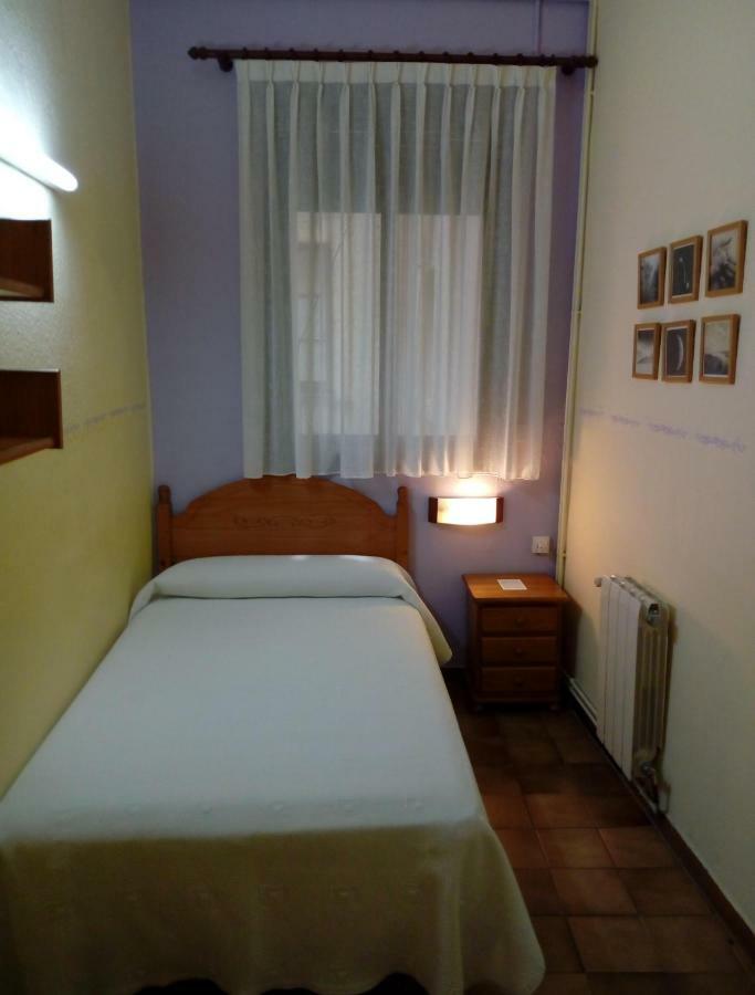 Pension Alamar Barcelona Room photo
